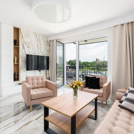 Esencja Apartments With Free Parking Garbary 104 By Noclegi Renters Познан Екстериор снимка