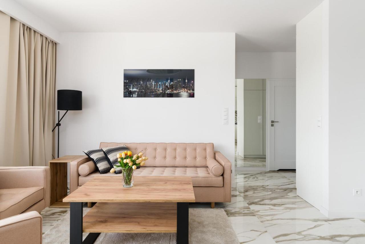 Esencja Apartments With Free Parking Garbary 104 By Noclegi Renters Познан Екстериор снимка