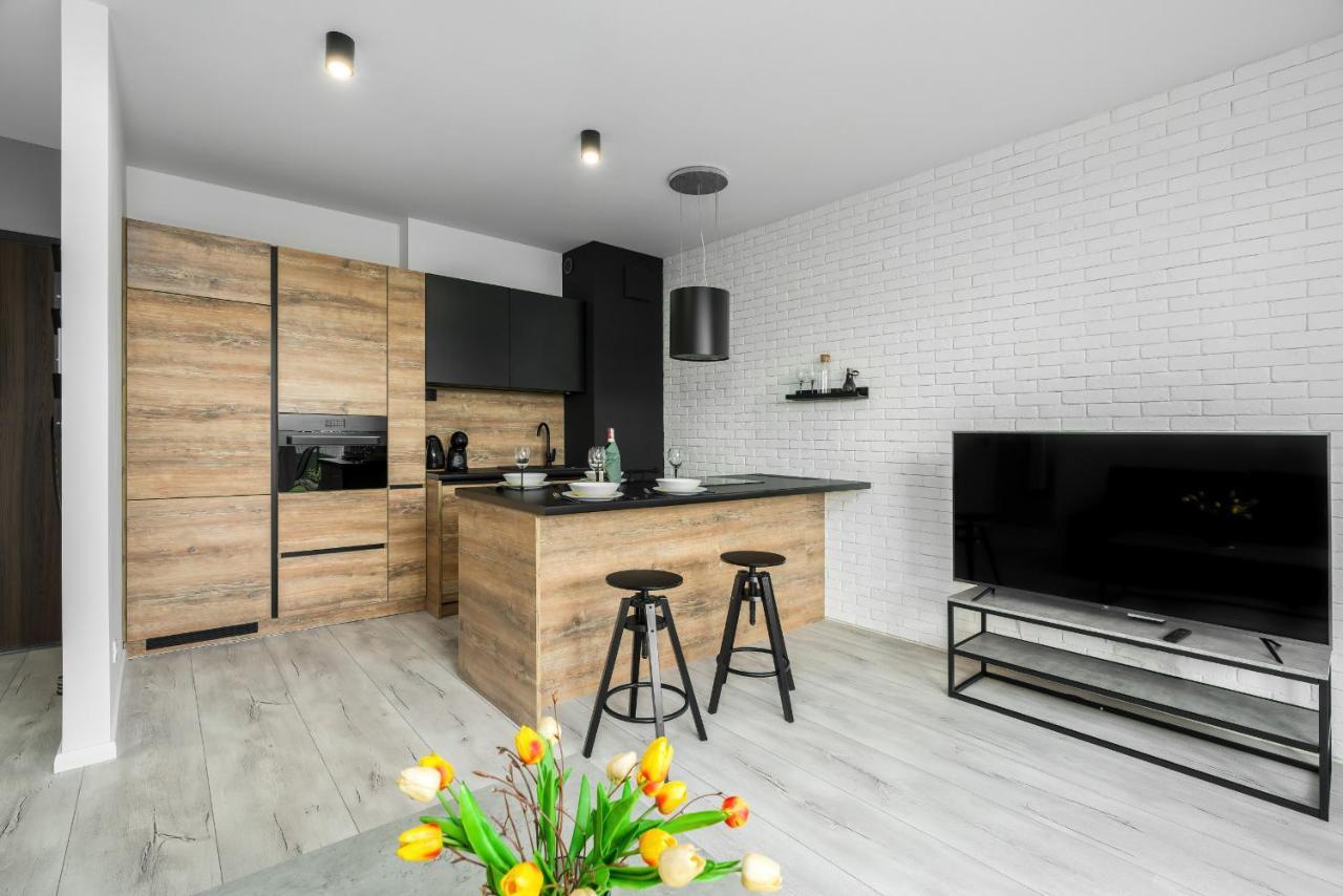 Esencja Apartments With Free Parking Garbary 104 By Noclegi Renters Познан Екстериор снимка