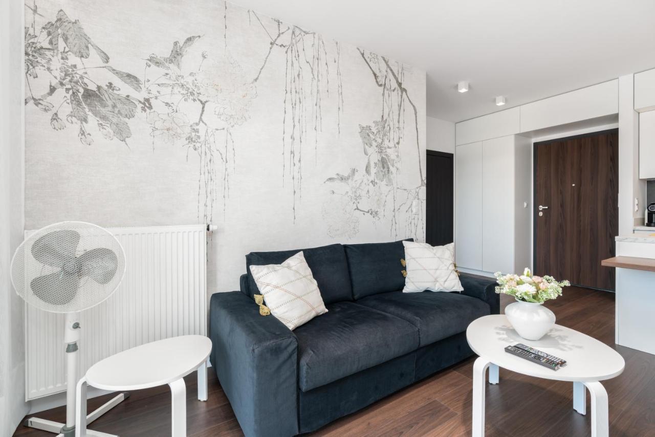 Esencja Apartments With Free Parking Garbary 104 By Noclegi Renters Познан Екстериор снимка