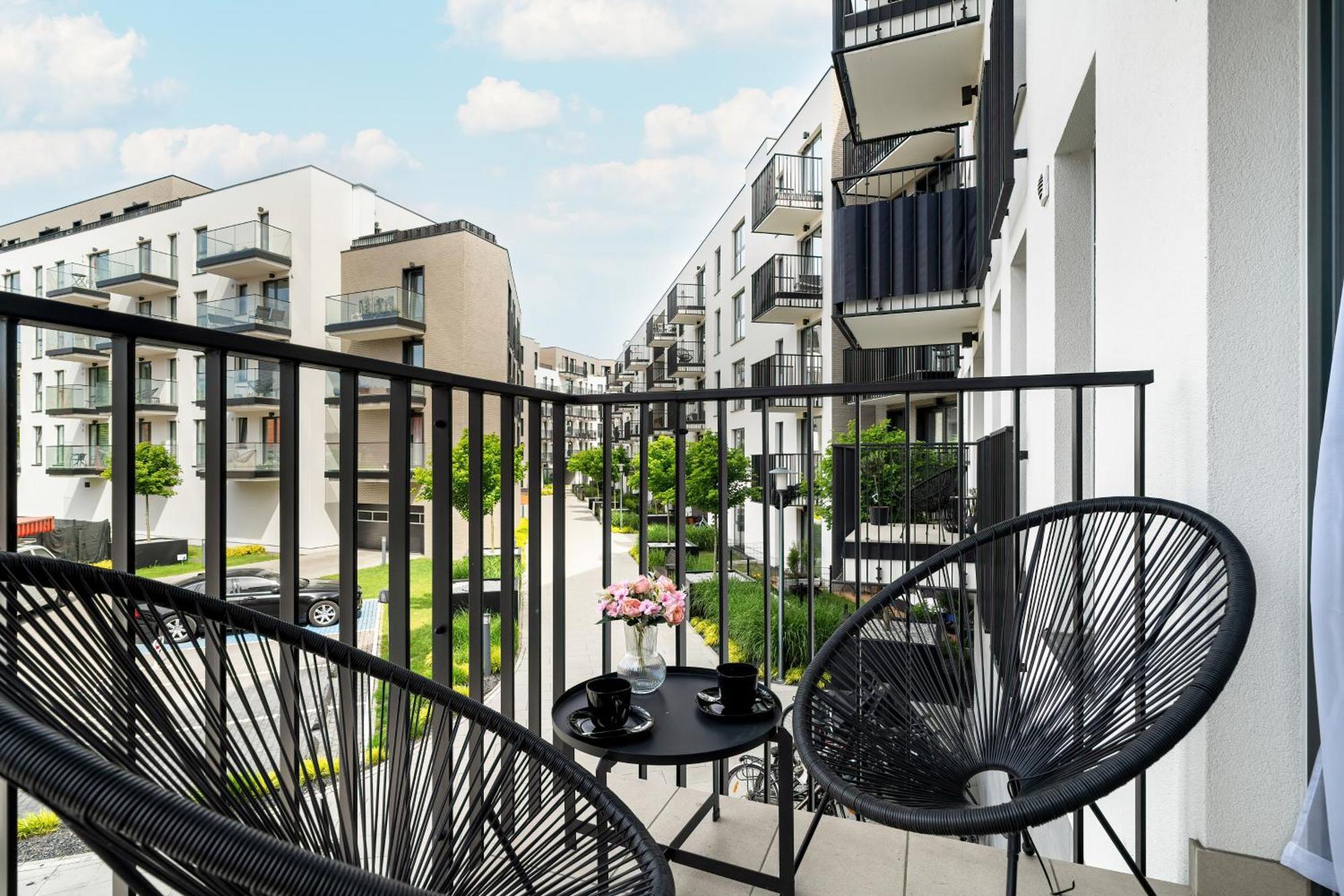 Esencja Apartments With Free Parking Garbary 104 By Noclegi Renters Познан Екстериор снимка