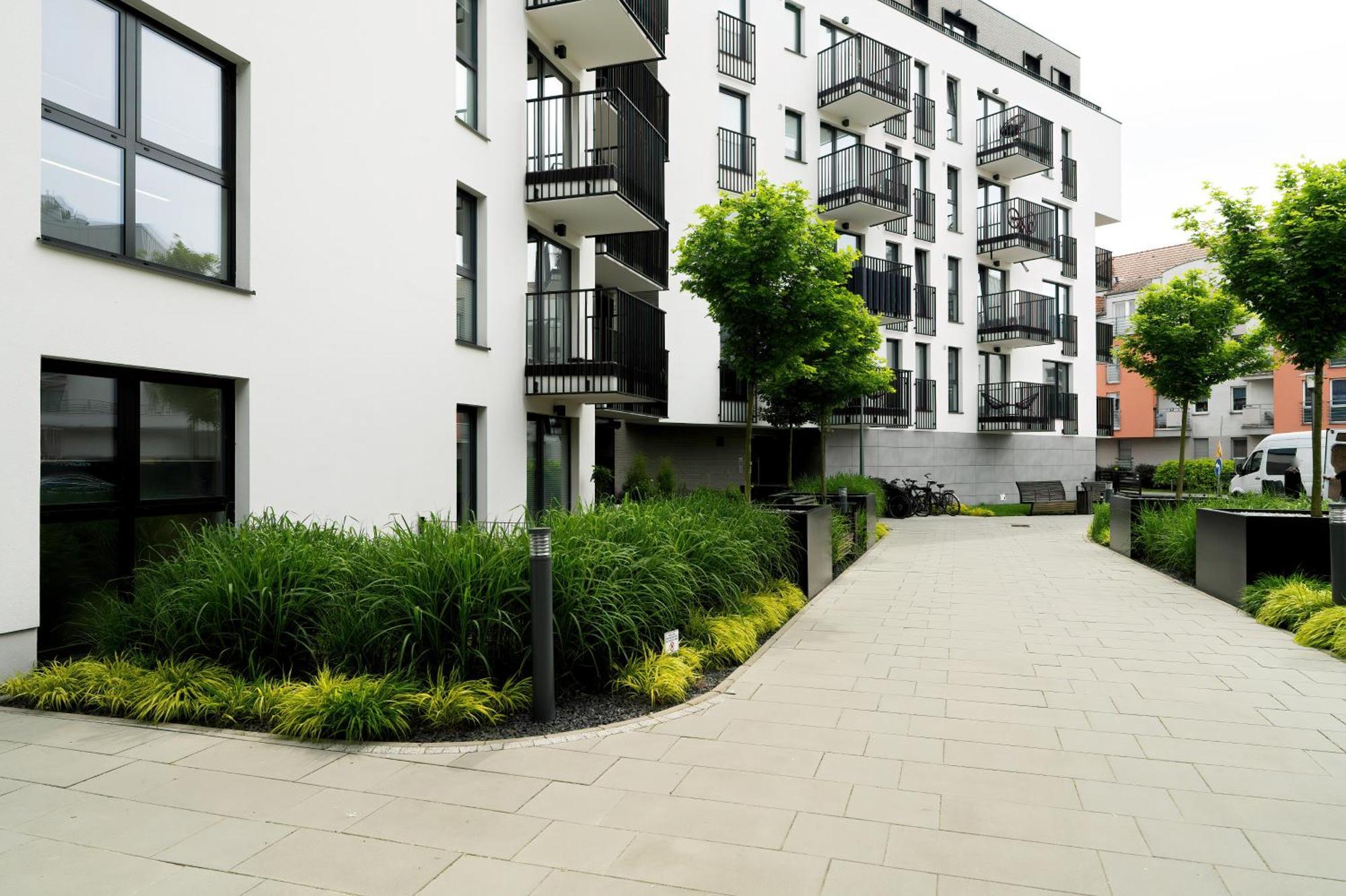 Esencja Apartments With Free Parking Garbary 104 By Noclegi Renters Познан Екстериор снимка